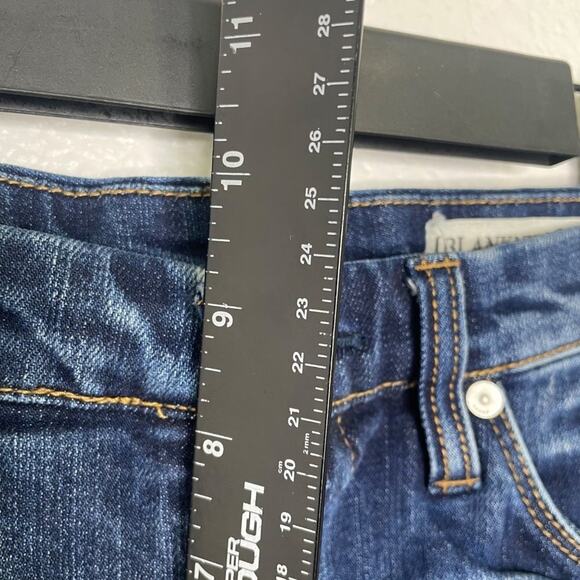 Blanknyc Womens Bottoms Size 28 Dark Wash Denim Casual Distressed Jean Shorts - Picture 5 of 15